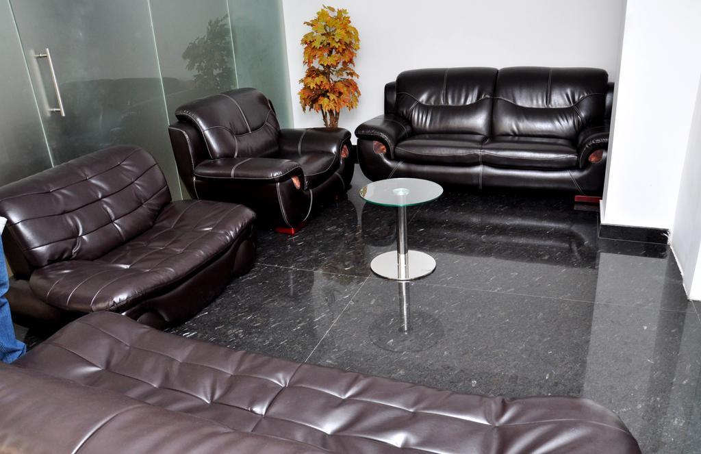 טירופור Hotel The Home חדר תמונה
