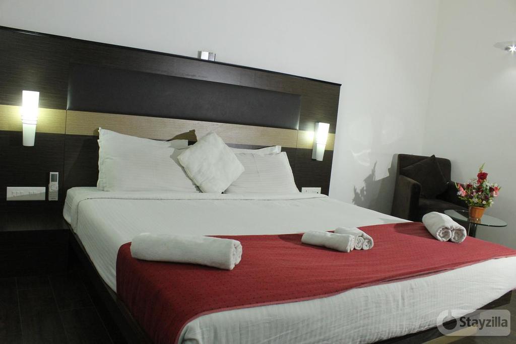 טירופור Hotel The Home מראה חיצוני תמונה